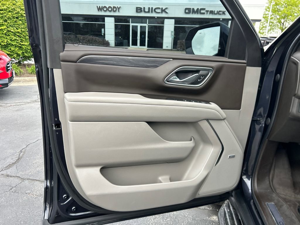 Certified 2023 GMC Yukon SLT w/ SLT Premium Package AWD/4WD image 19
