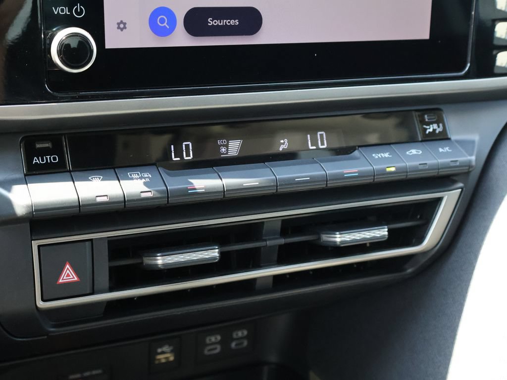 Used 2025 Toyota Camry LE FWD image 34