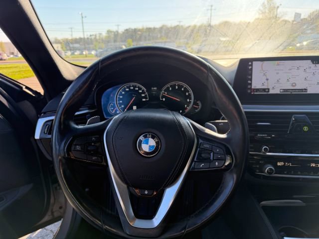 Used 2018 BMW 530i xDrive image 11