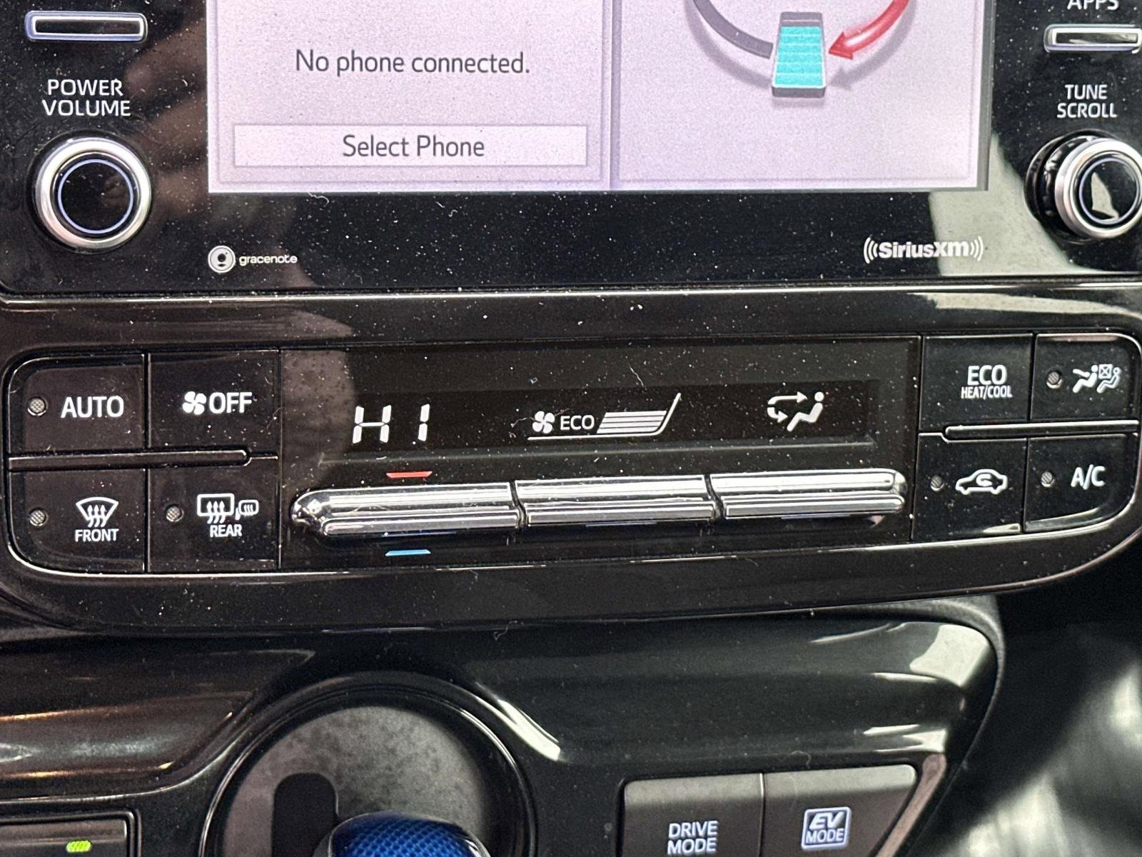 Used 2022 Toyota Prius LE image 11