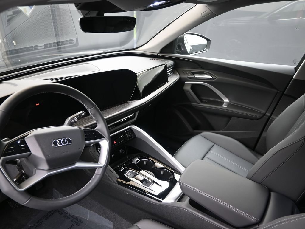 Used 2025 Audi Q5 Premium w/ Convenience Package image 22