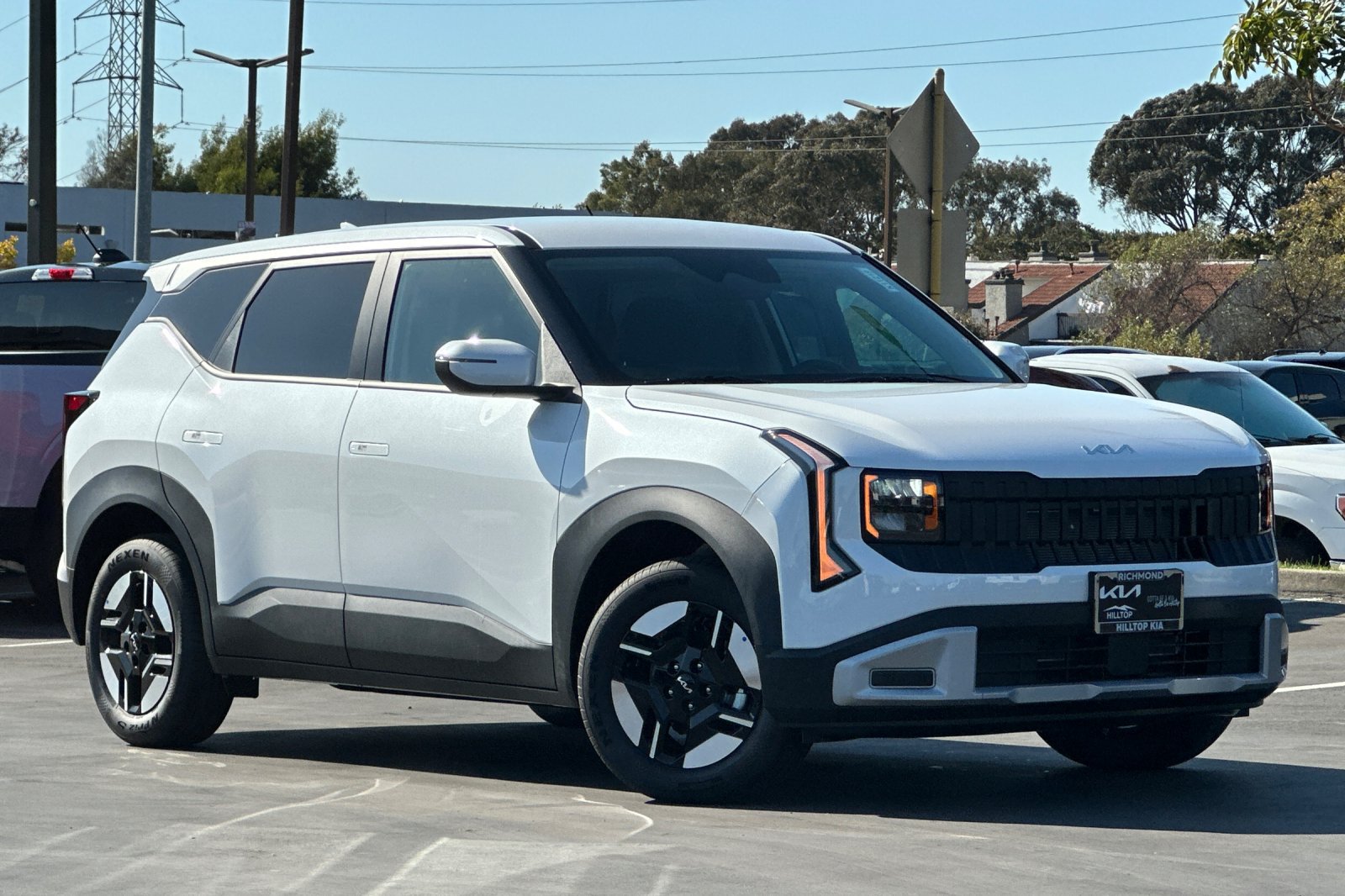New 2027 Kia Seltos LX FWD image 2