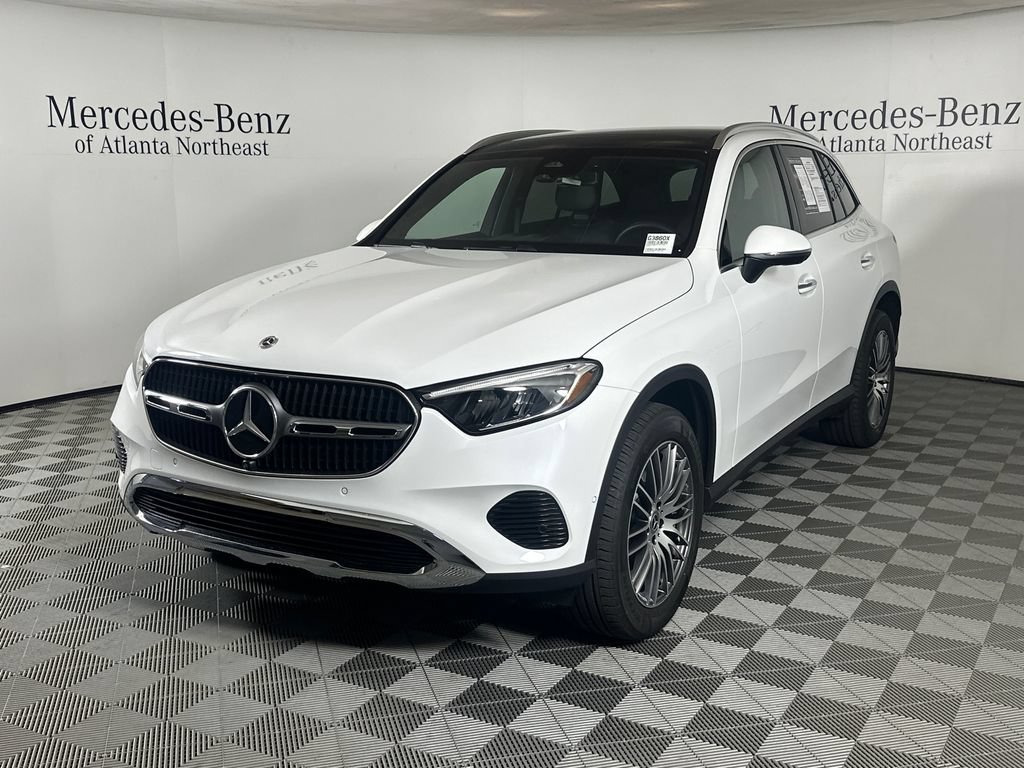 Used 2026 Mercedes-Benz GLC 300 image 3
