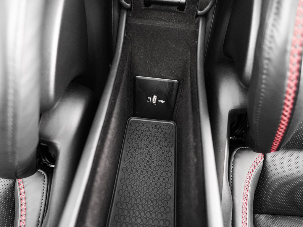 Used 2023 McLaren GT RWD image 29