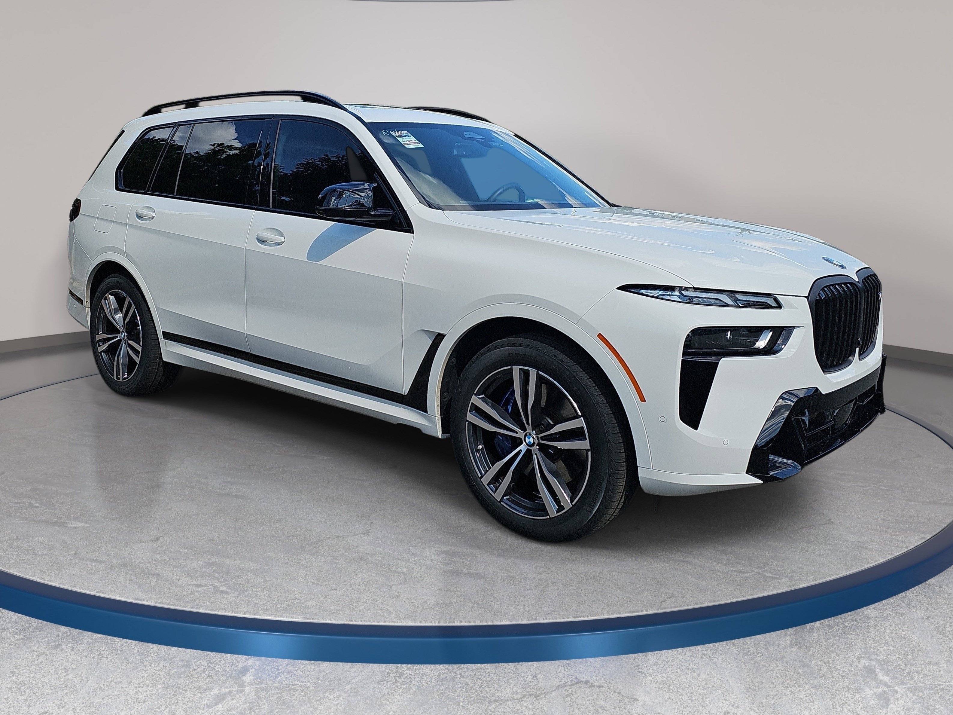 Certified 2025 BMW X7 M60i w/ Executive Package AWD/4WD image 4