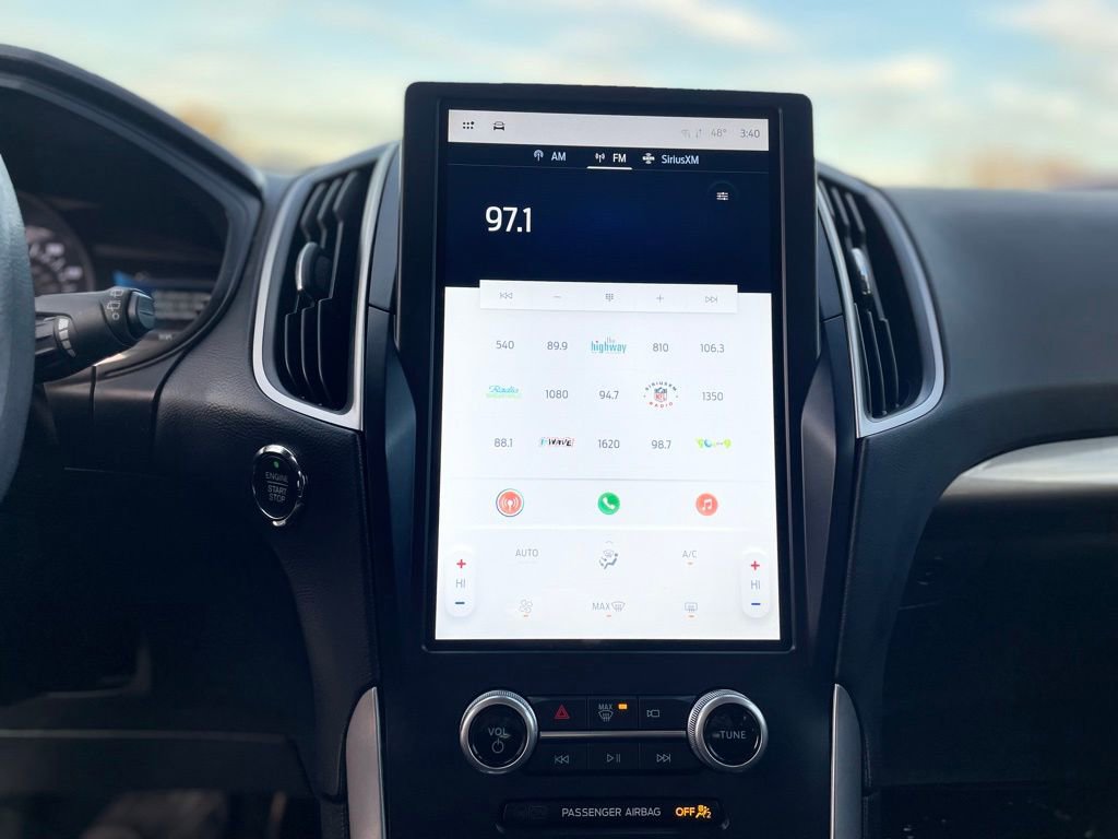 Used 2022 Ford Edge SE w/ Black Appearance Package image 18