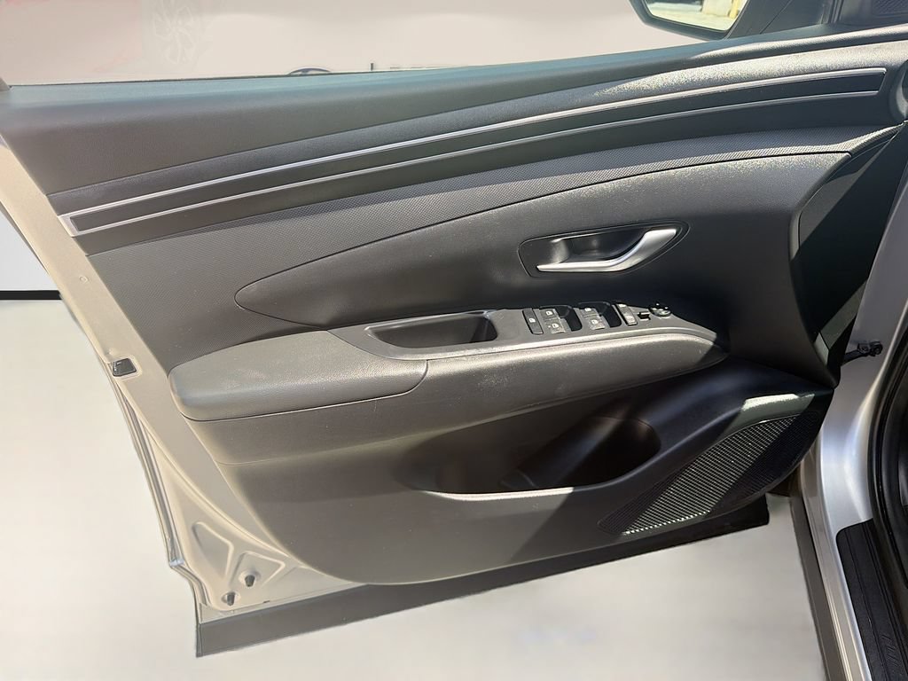 Used 2023 Hyundai Tucson SEL FWD image 17