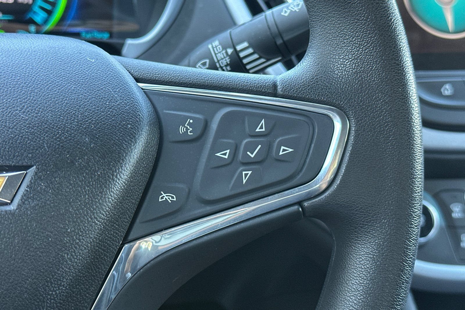 Used 2018 Chevrolet Volt LT FWD image 39
