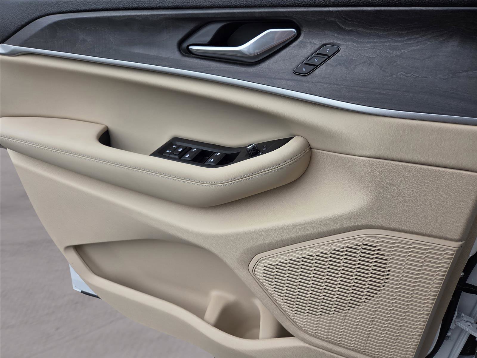 New 2025 Jeep Grand Cherokee Limited w/ Trailer Tow Package image 53