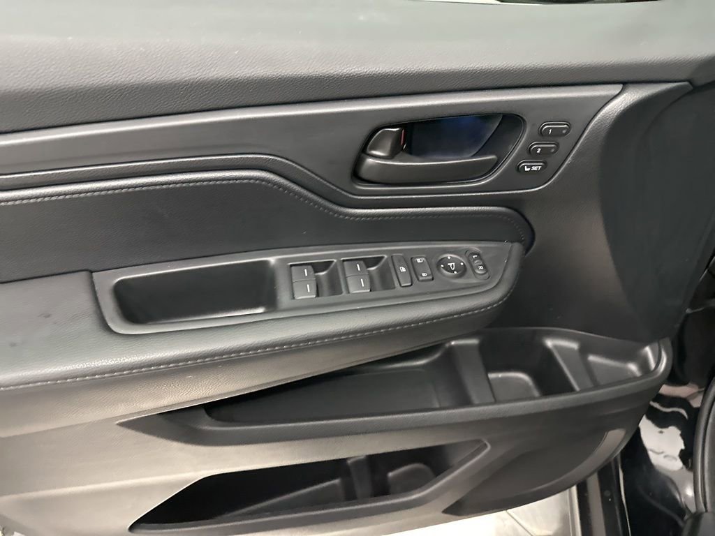 Used 2025 Honda Odyssey EX-L image 11
