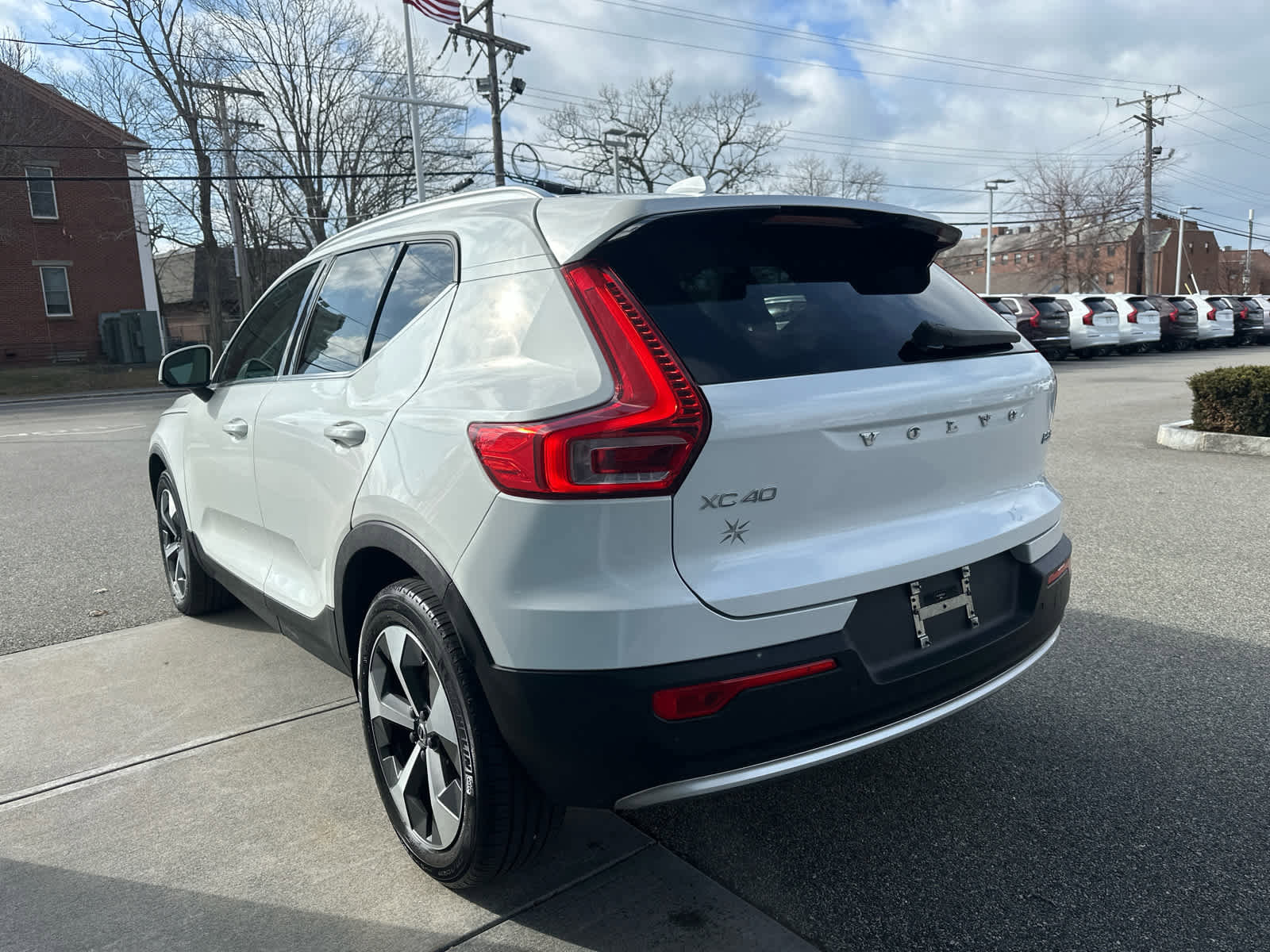 Used 2023 Volvo XC40 B5 Plus w/ Protection Package Premier image 13
