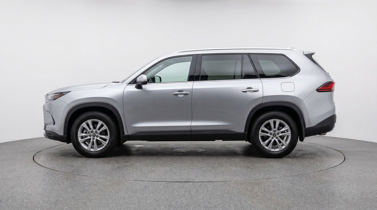 Used 2025 Toyota Grand Highlander FWD image 5