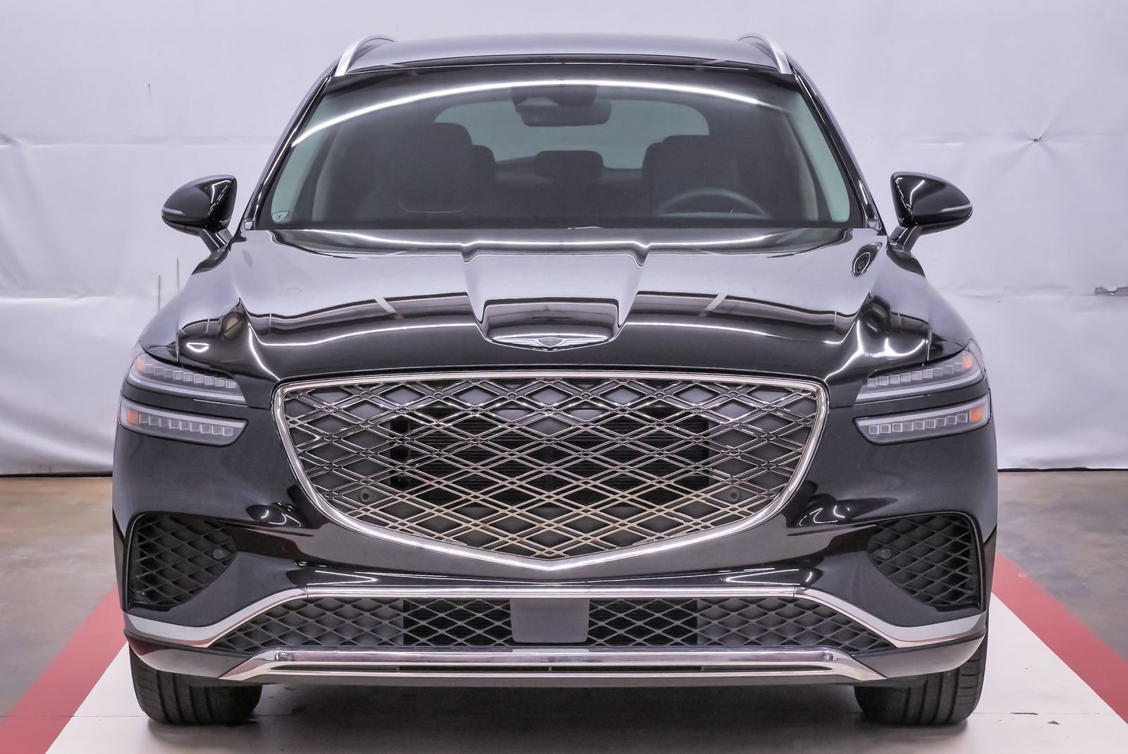 Certified 2026 Genesis GV70 2.5T AWD/4WD image 4