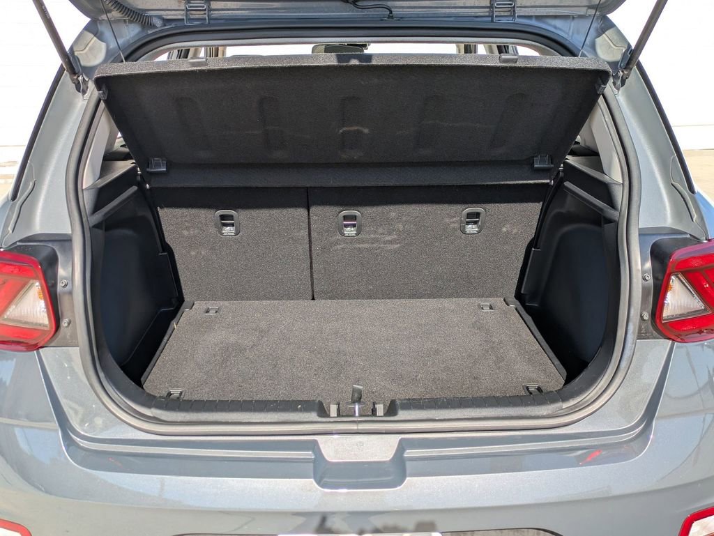 Used 2025 Hyundai Venue SEL image 26