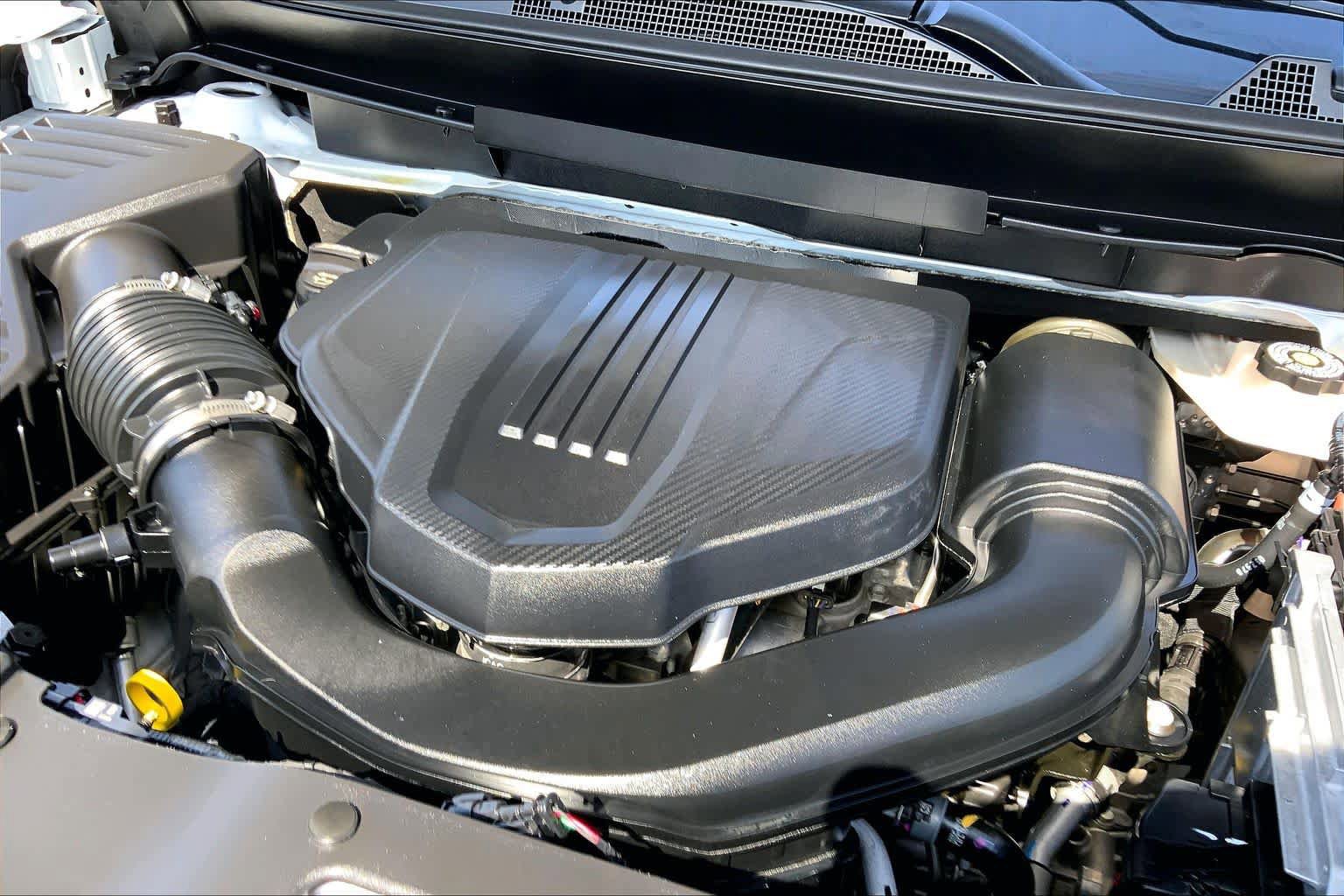Used 2025 Chevrolet Traverse LT w/ LPO, Floor Liner Package FWD image 31