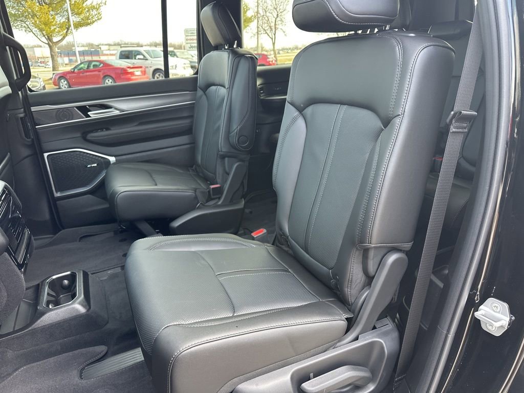 New 2026 Jeep Grand Wagoneer L 4WD w/ Premium Group I image 51