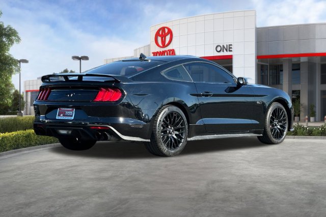 Used 2020 Ford Mustang GT Premium w/ GT Performance Package RWD image 4