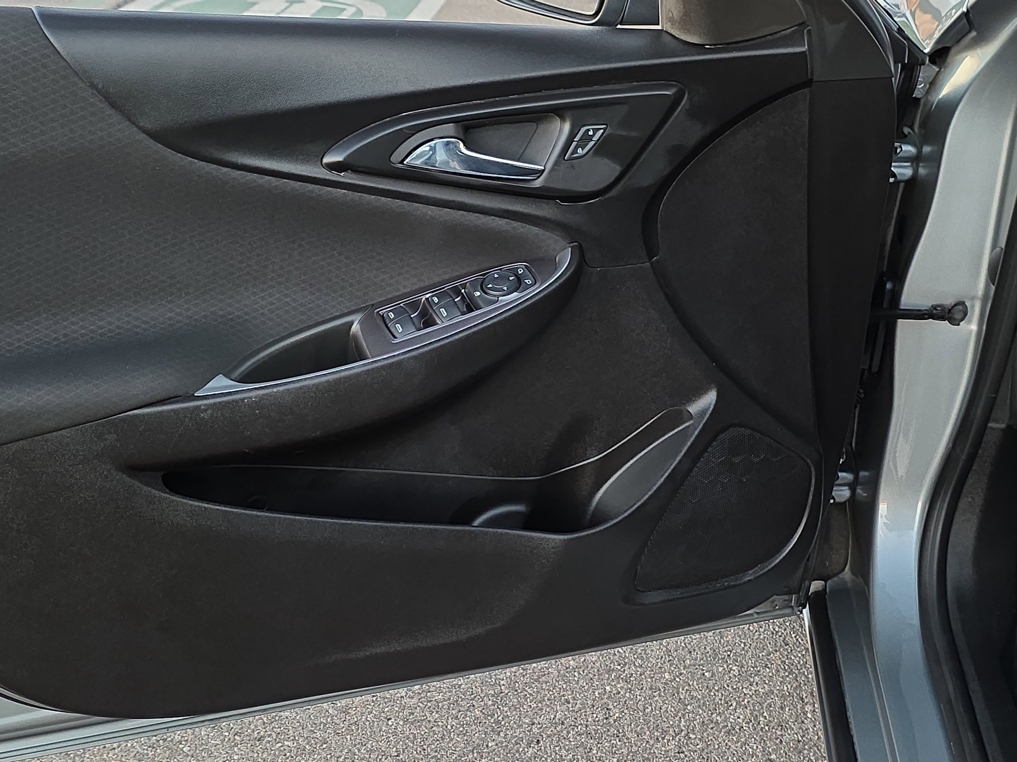 Used 2024 Chevrolet Malibu LT image 9