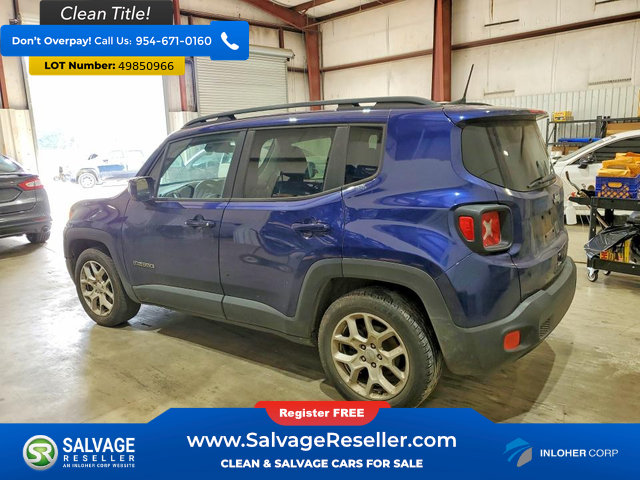 Used 2018 Jeep Renegade Latitude FWD image 3