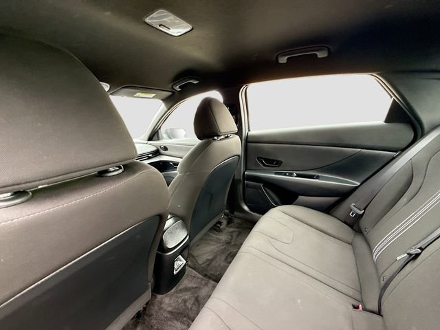 Certified 2025 Hyundai Elantra Sport FWD image 23