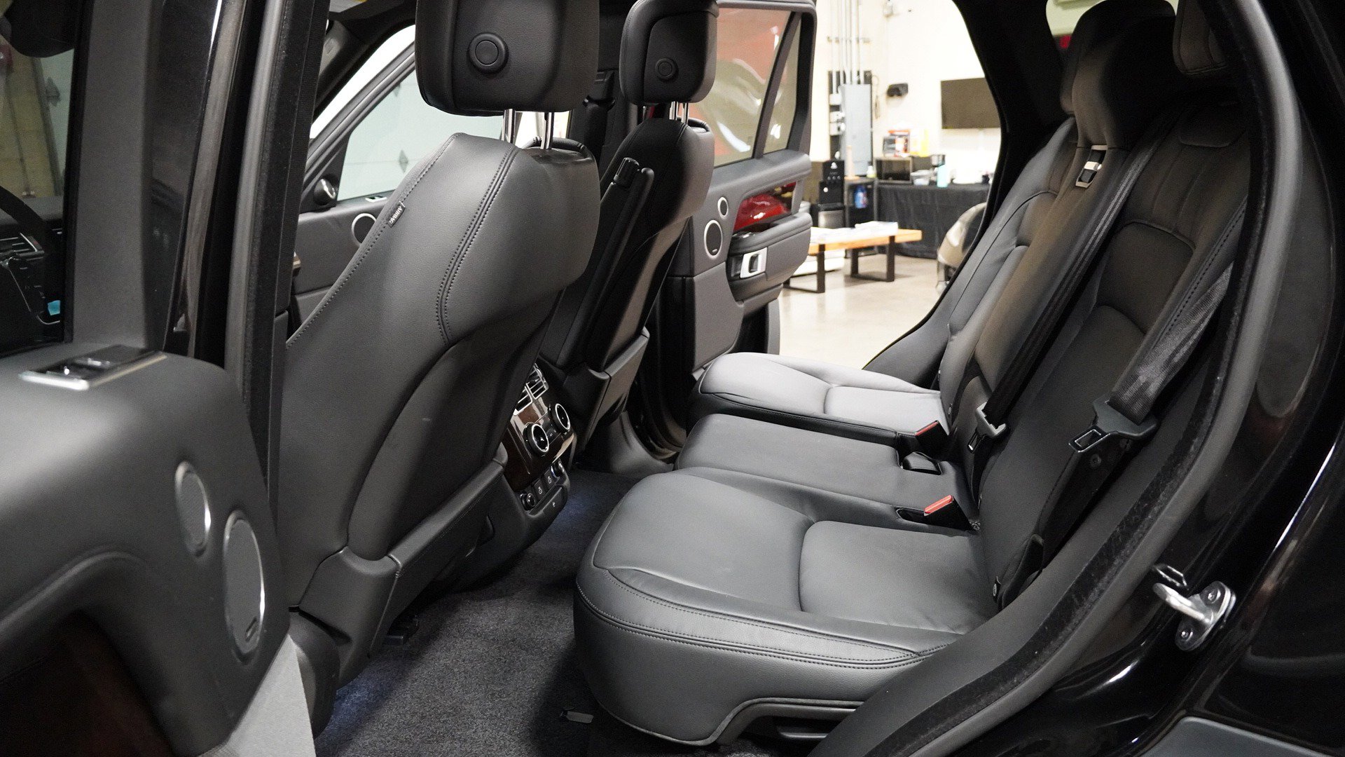 Used 2022 Land Rover Range Rover image 23