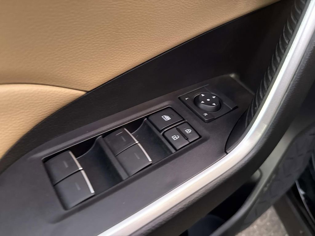 Used 2022 Toyota RAV4 XLE image 23