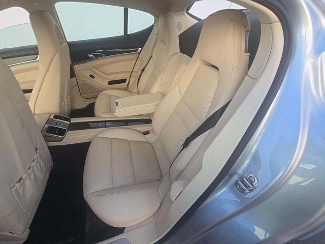 Used 2014 Porsche Panamera RWD image 10