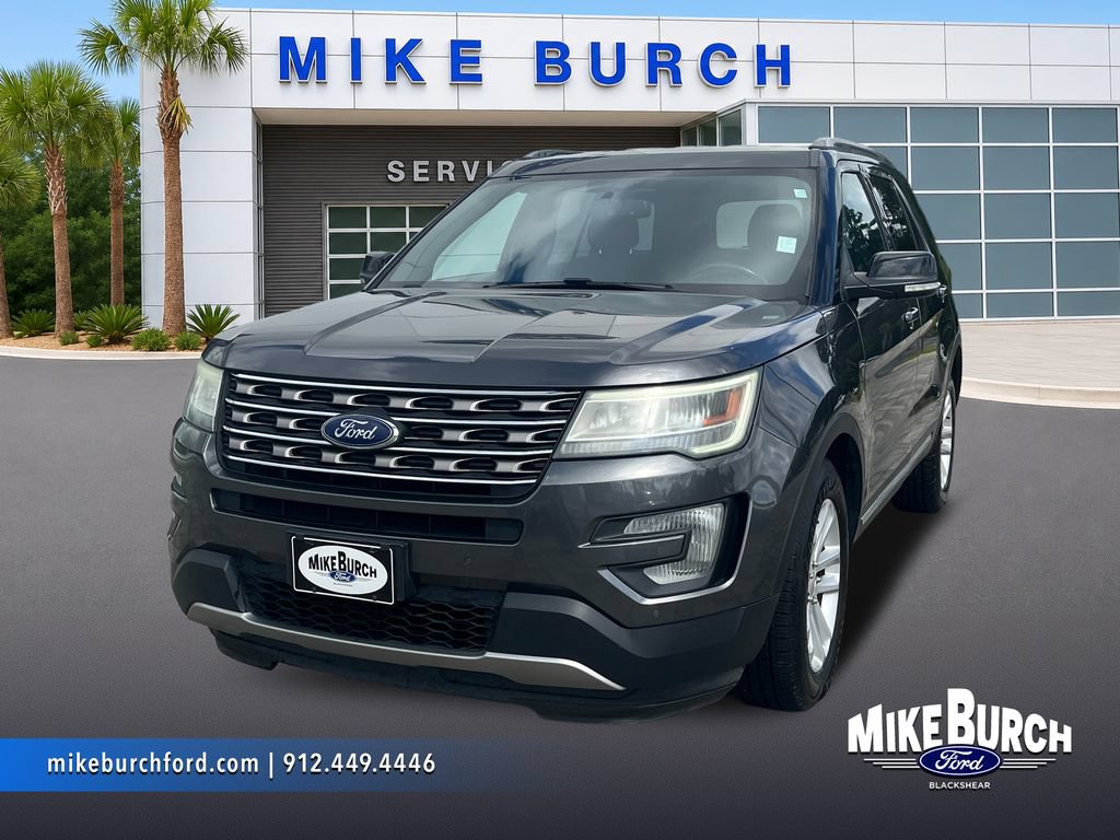 Used 2017 Ford Explorer XLT w/ Equipment Group 202A FWD image 1