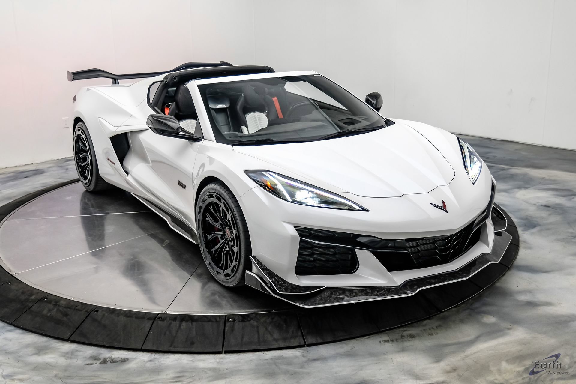 Used 2023 Chevrolet Corvette Z06 w/ Z07 Performance Package image 31