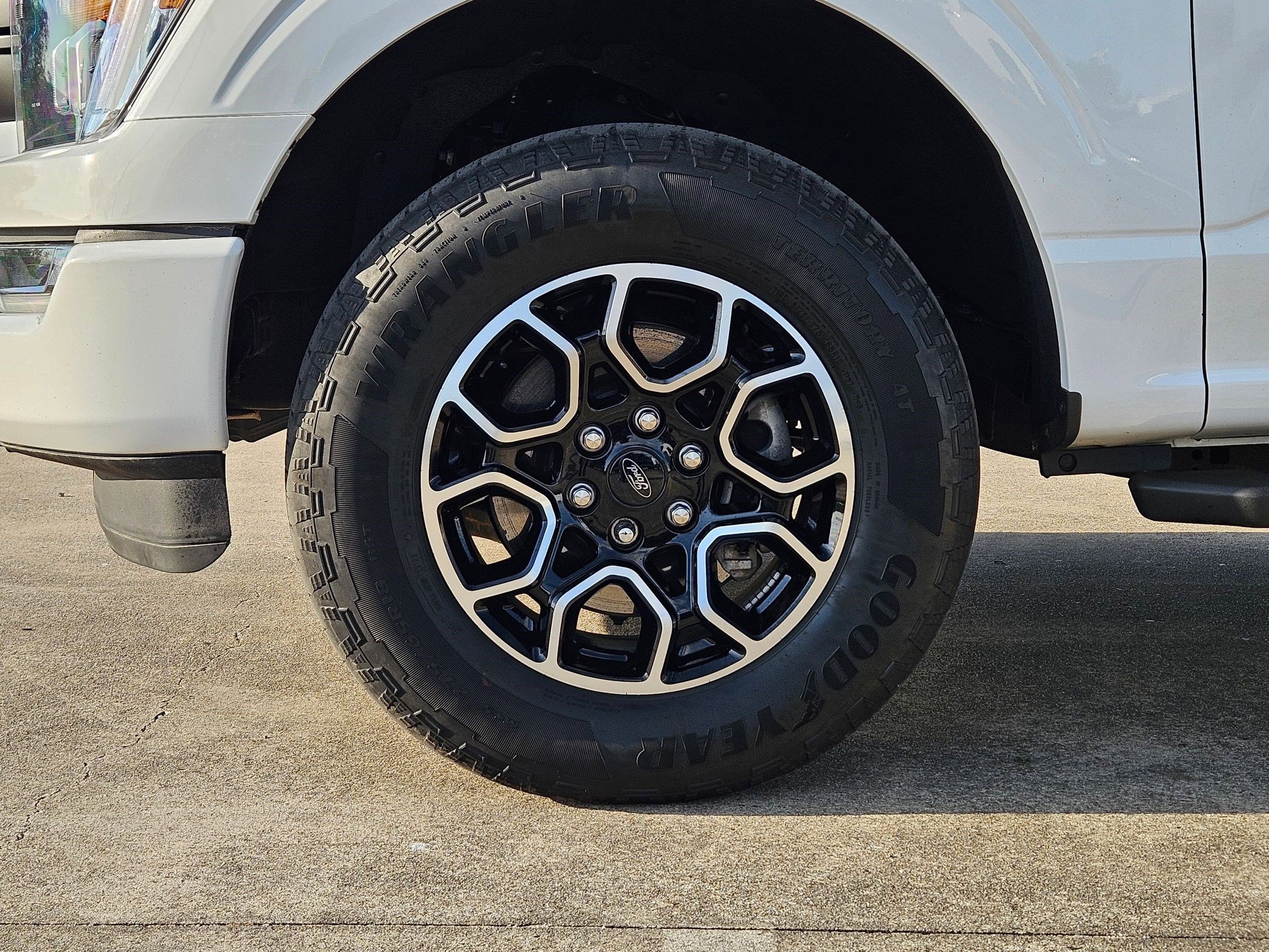 Used 2023 Ford F150 XLT w/ Equipment Group 302A High image 11