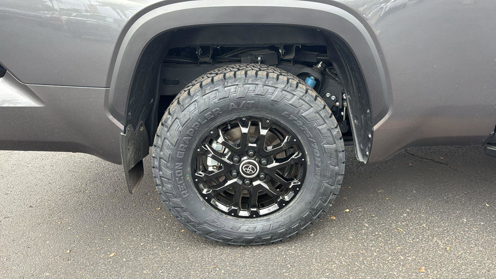 Used 2023 Toyota Tundra Limited w/ TRD Off-Road Package image 9