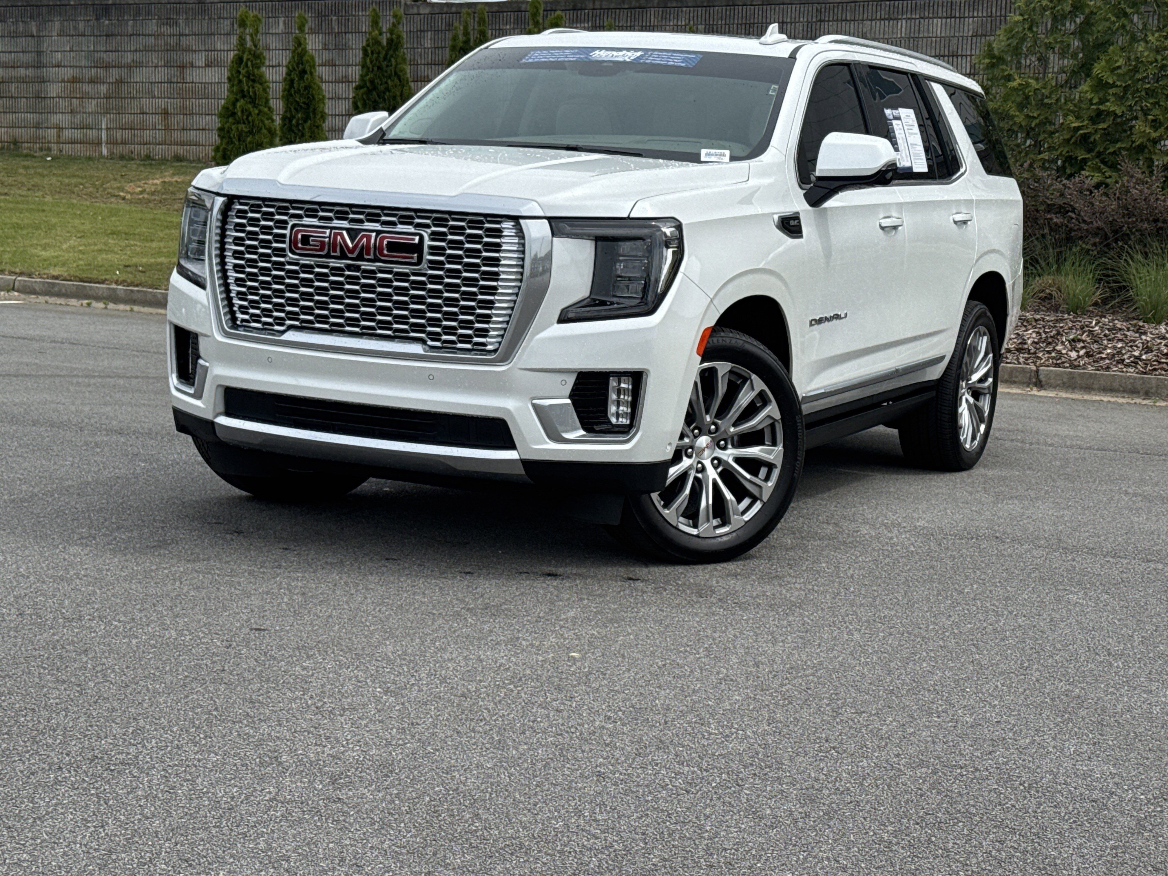 Used 2024 GMC Yukon Denali w/ Advanced Technology Package image 5