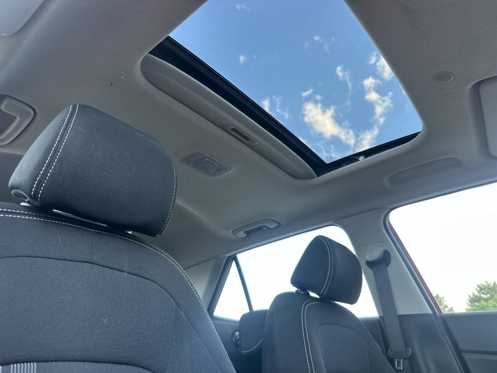 Used 2023 Hyundai Venue SEL FWD image 17