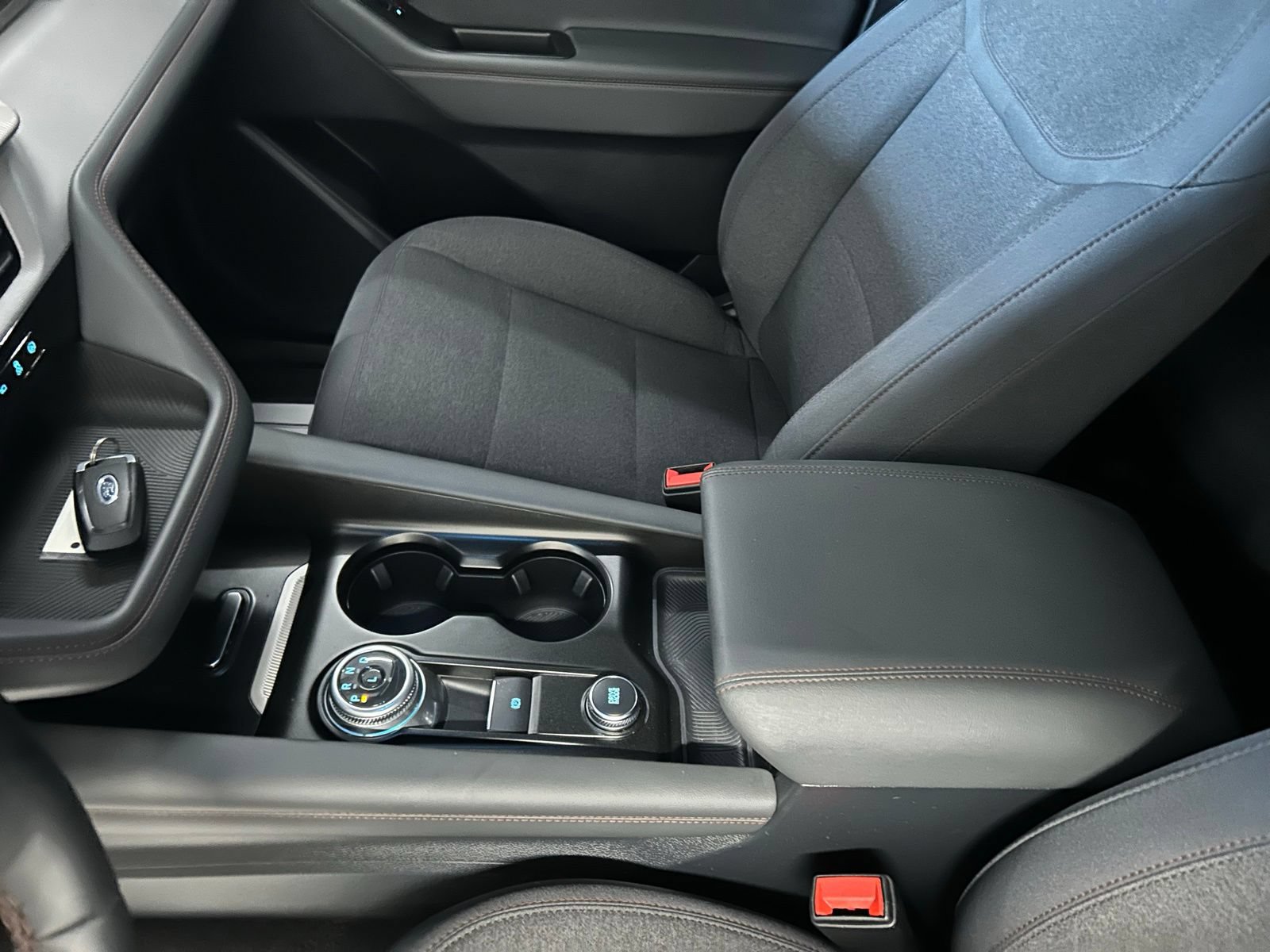 Used 2025 Ford Explorer Active AWD/4WD image 19