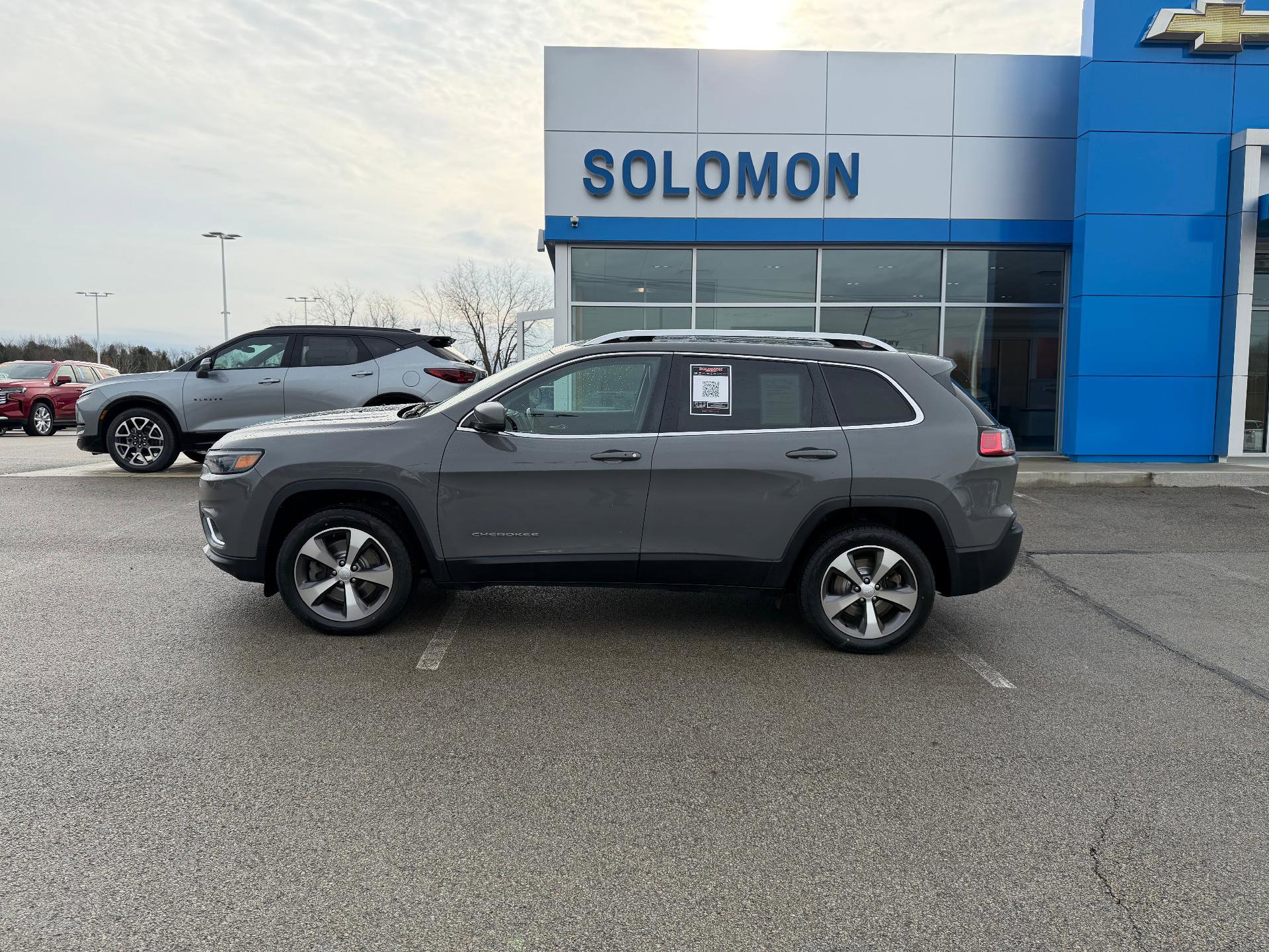 Used 2020 Jeep Cherokee Limited image 2