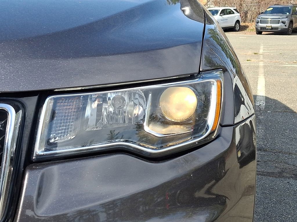 Used 2021 Jeep Grand Cherokee Laredo image 9