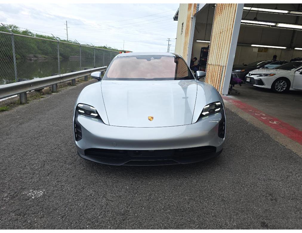Used 2022 Porsche Taycan GTS AWD/4WD image 2