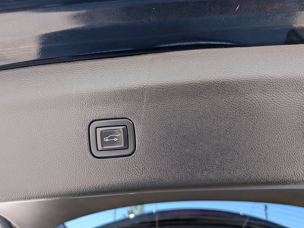 Used 2020 Buick Enclave Essence FWD image 37