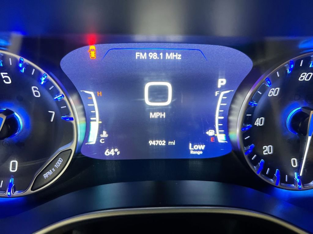Used 2022 Chrysler Pacifica Touring-L FWD image 13