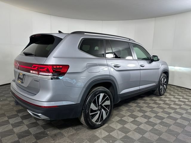 Used 2025 Volkswagen Atlas SE image 3