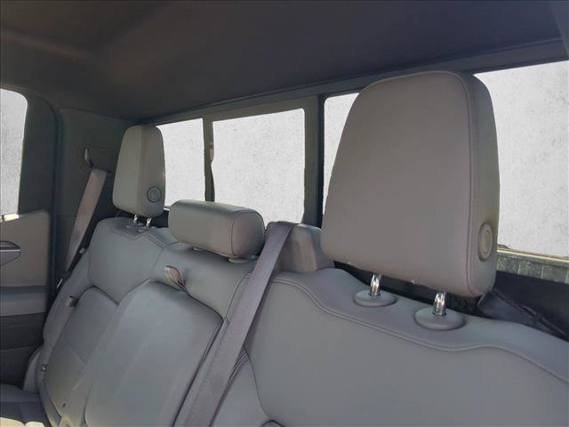 Used 2022 Chevrolet Silverado 1500 LTZ w/ Technology Package AWD/4WD image 16