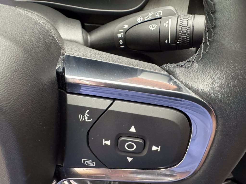 Used 2026 Volvo XC40 B5 Plus AWD/4WD image 16