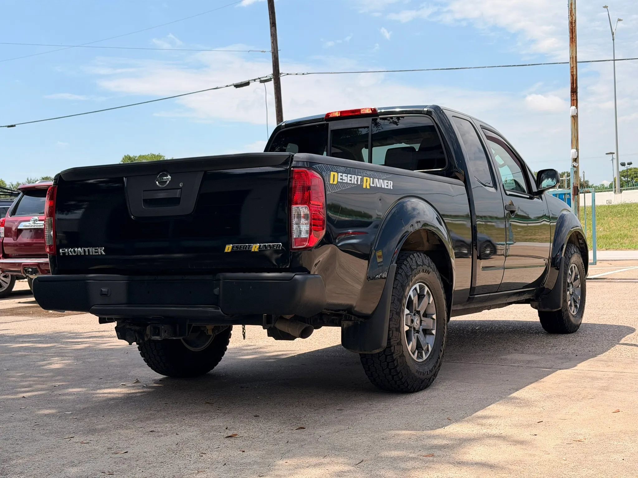 Used 2017 Nissan Frontier SV RWD image 3
