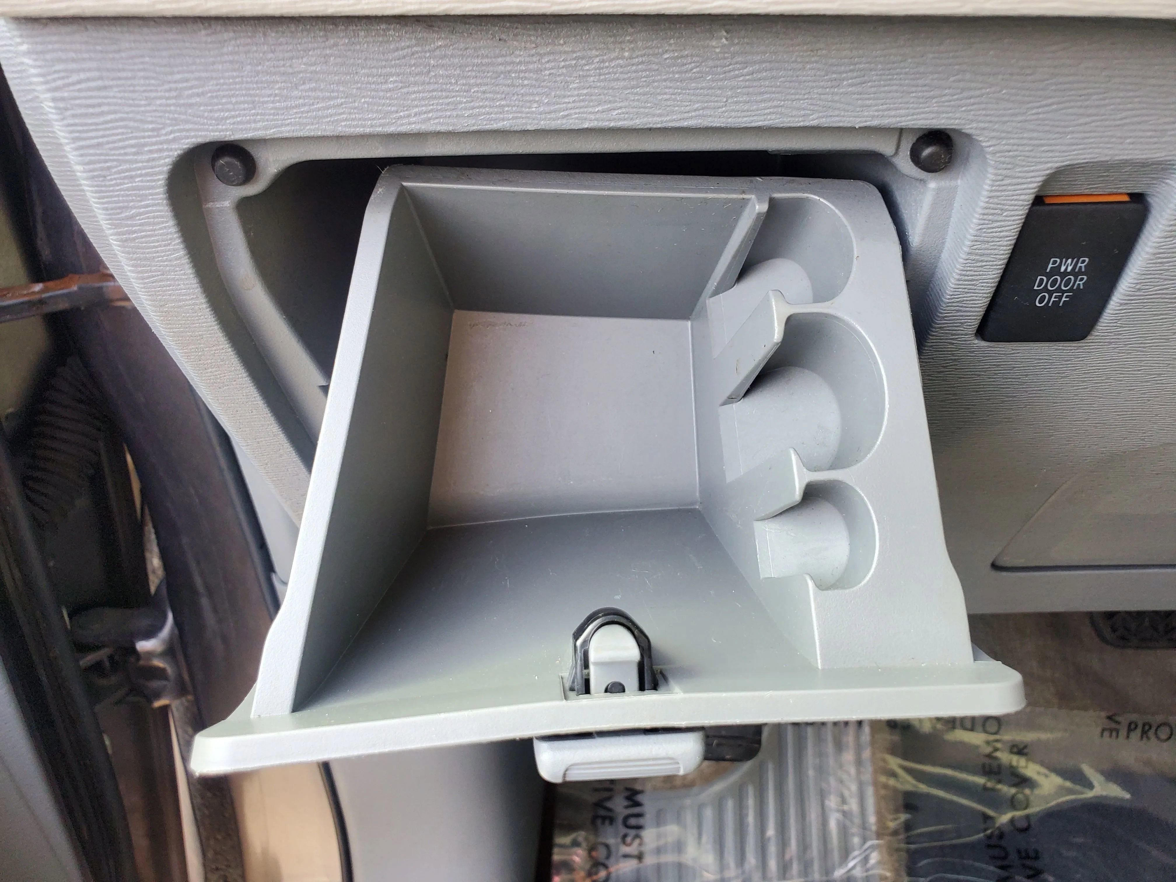 Used 2012 Toyota Sienna XLE w/ XLE Navigation Pkg FWD image 38