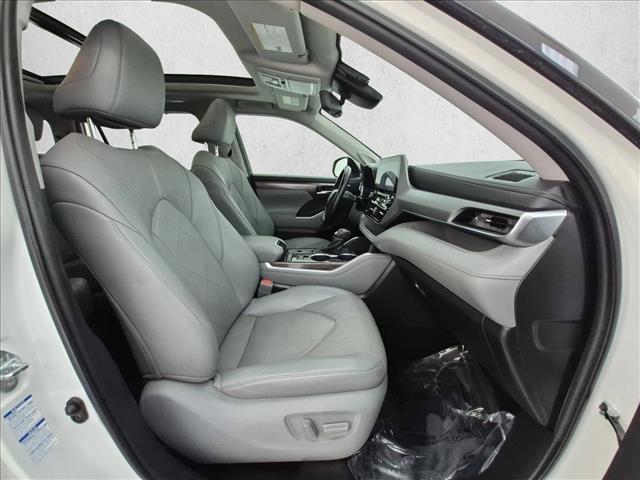 Used 2021 Toyota Highlander Platinum AWD/4WD image 25