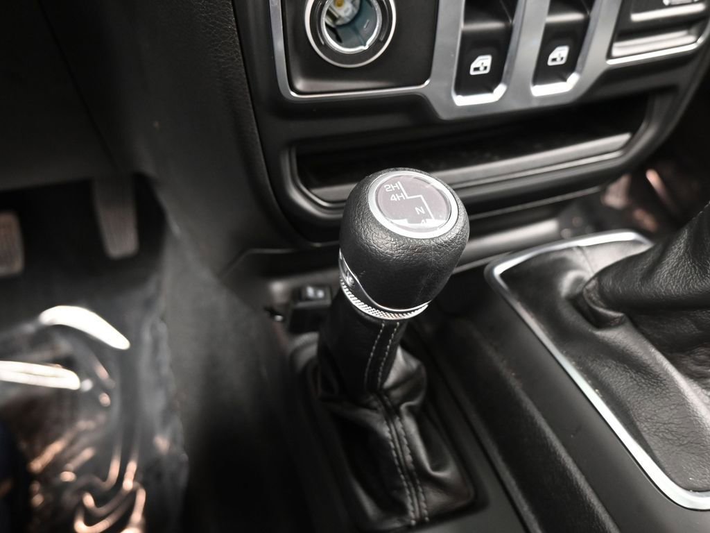 Used 2025 Jeep Wrangler Sport image 25