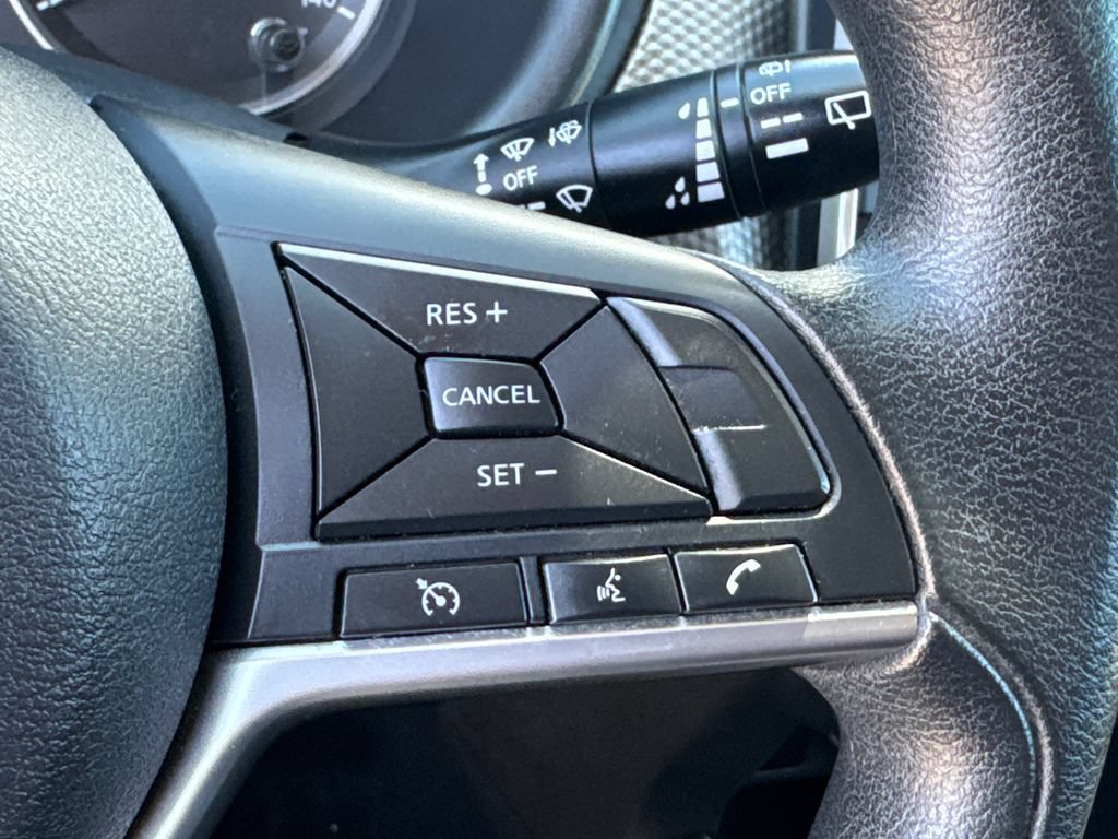Used 2018 Nissan Kicks SV FWD image 30