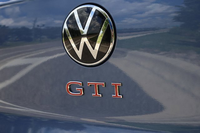 New 2025 Volkswagen GTI SE image 7