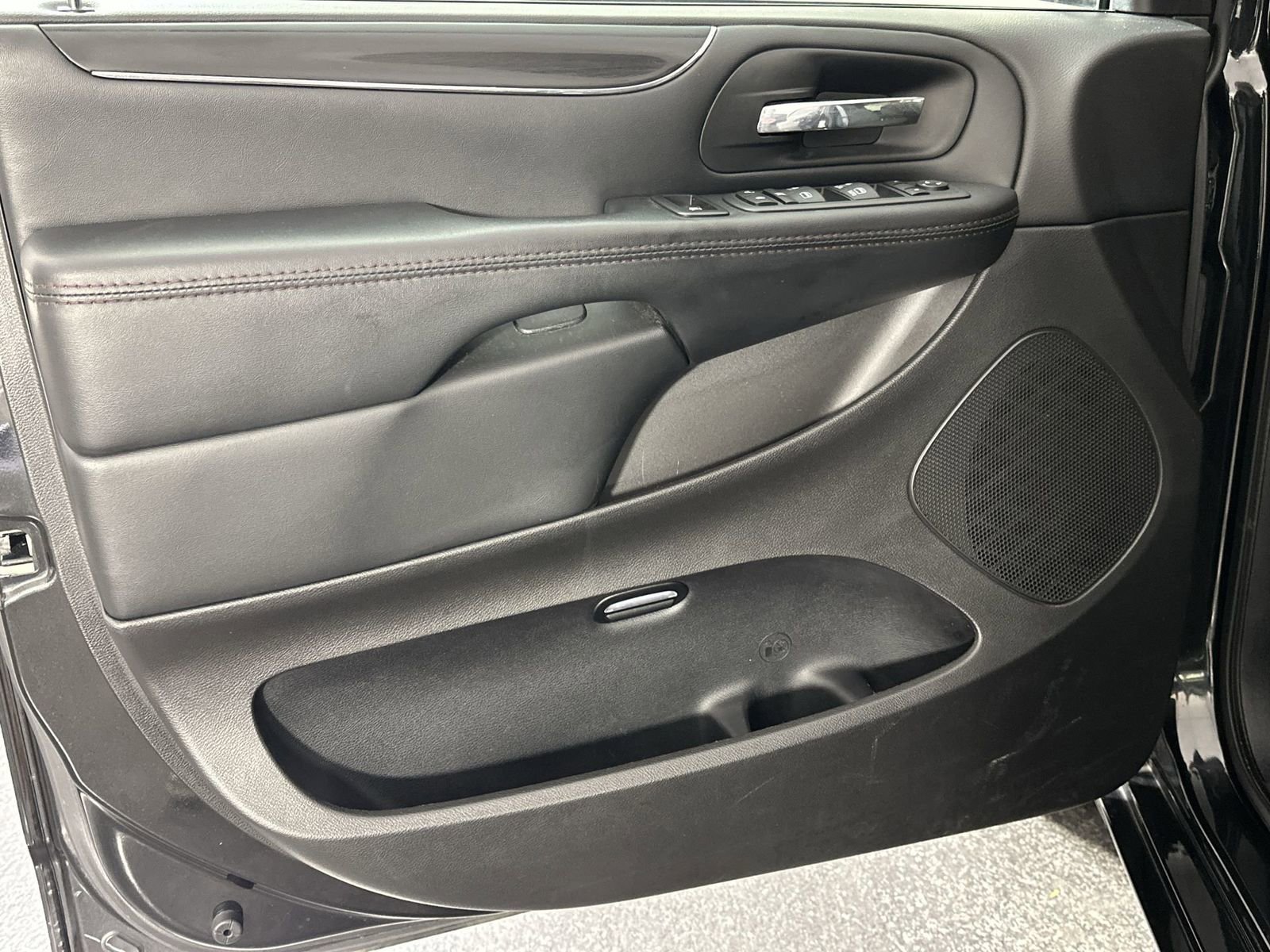 Used 2020 Dodge Grand Caravan SE image 33