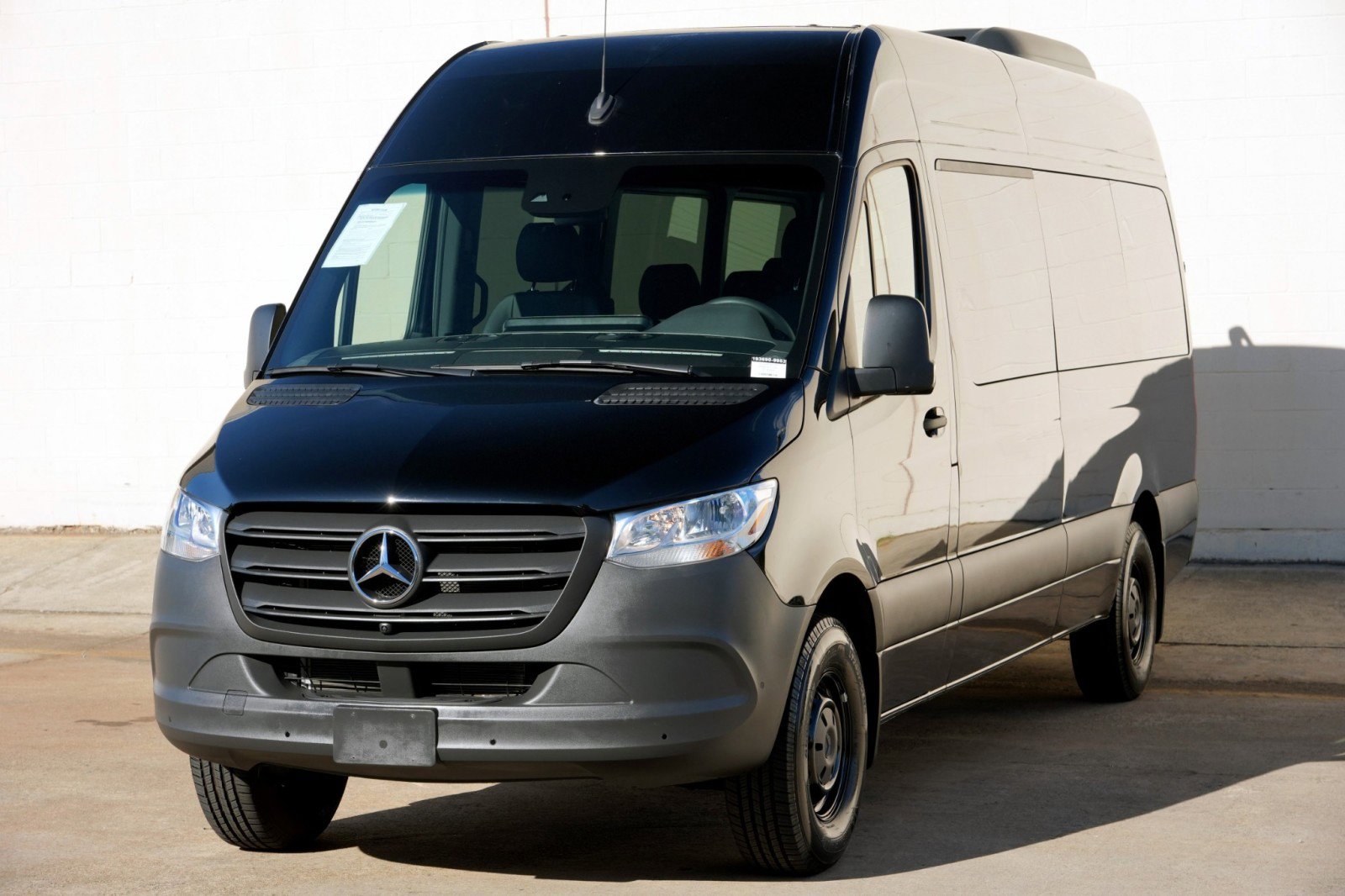 Used 2024 Mercedes-Benz Sprinter 2500 image 42